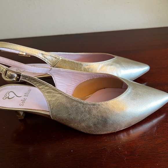 Sole Bliss- Kara Gold Leather NIB Sz 42 (US 11) - Picture 12 of 12